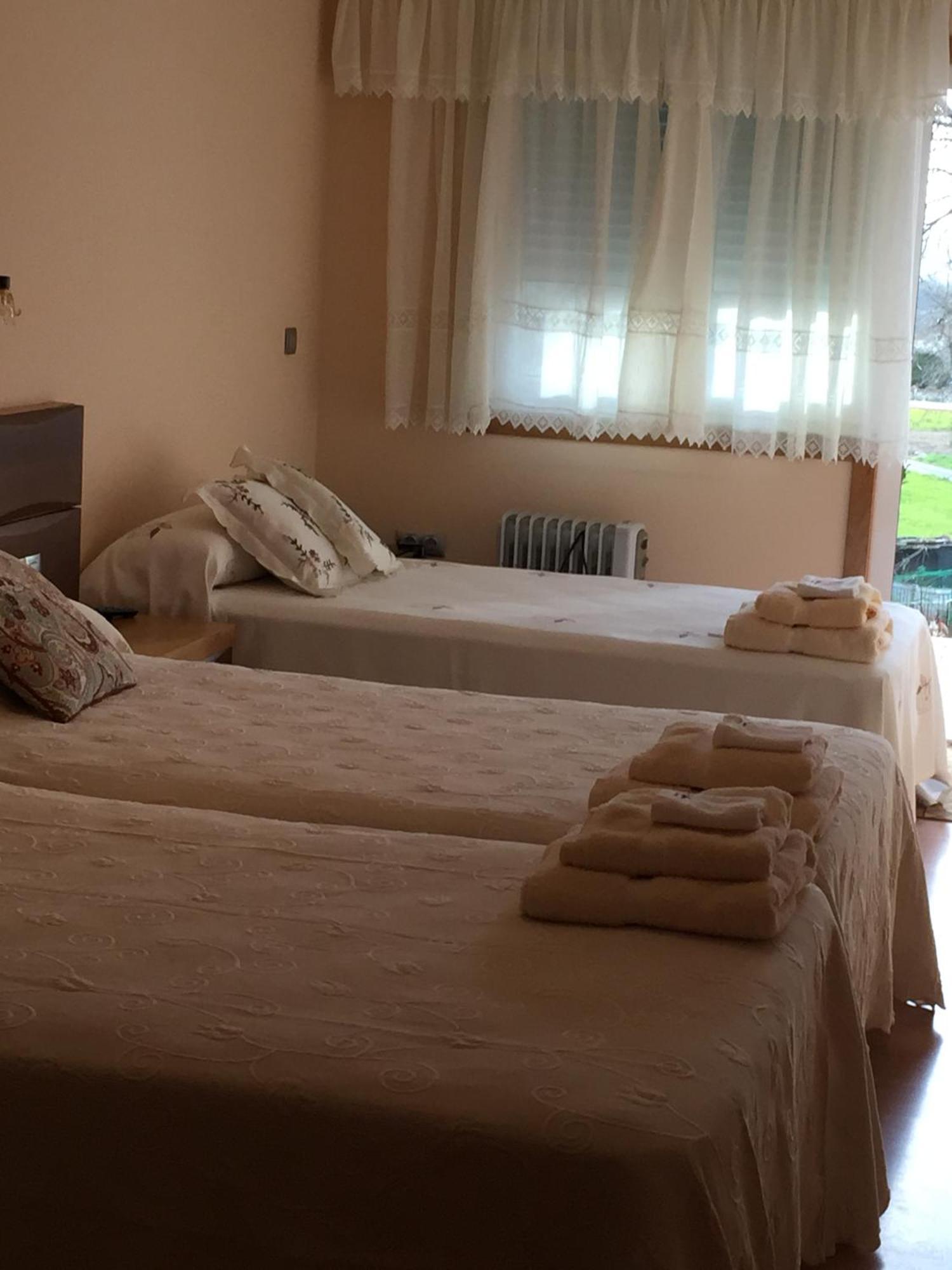 Hotel Santa Cruz 몬타오스 객실 사진