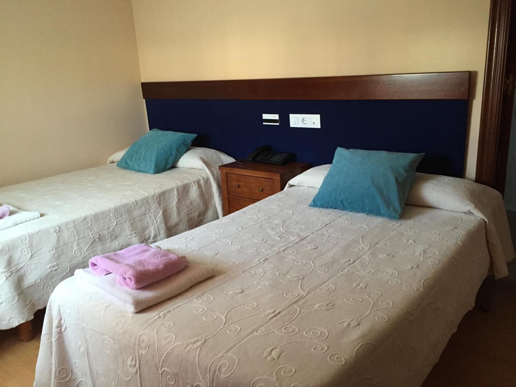 Hotel Santa Cruz 몬타오스 객실 사진