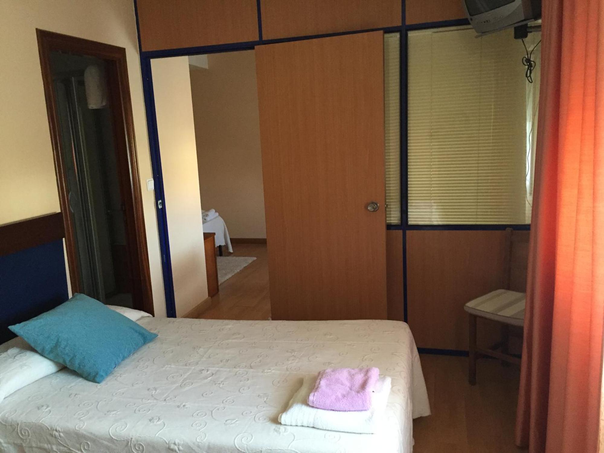 Hotel Santa Cruz 몬타오스 객실 사진