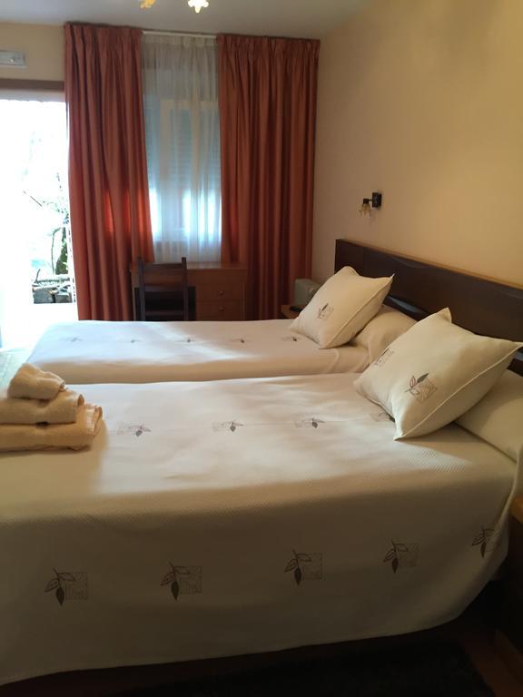 Hotel Santa Cruz 몬타오스 객실 사진