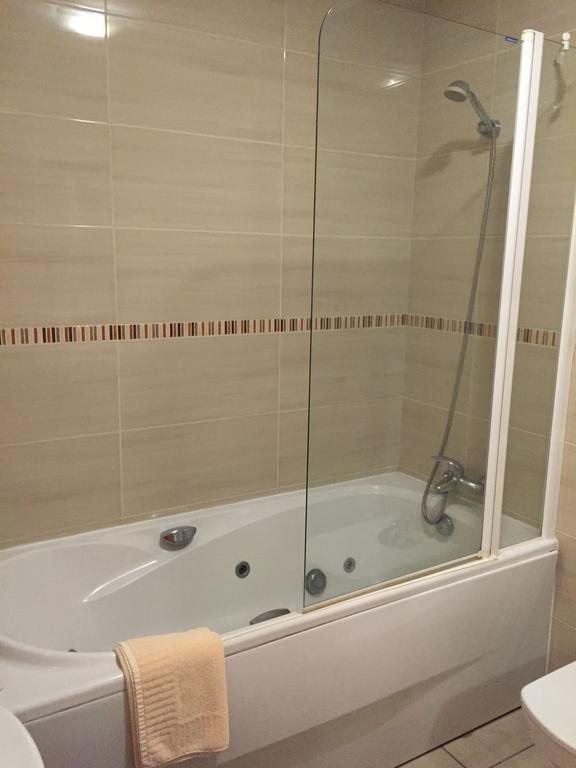 Hotel Santa Cruz 몬타오스 객실 사진