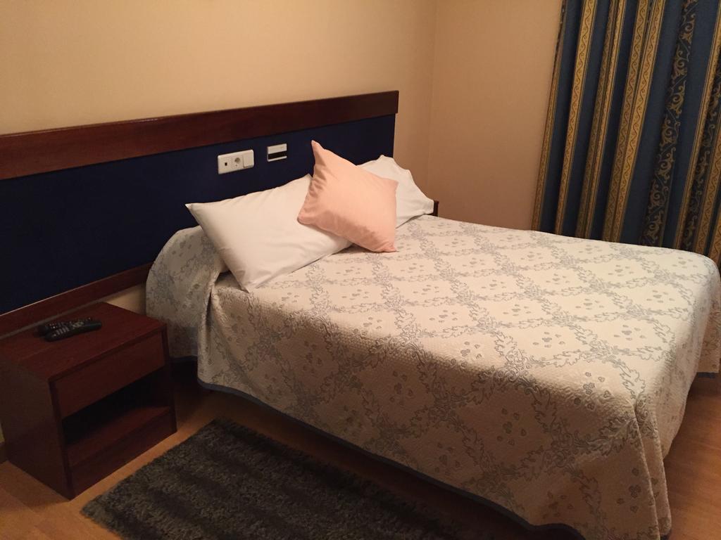 Hotel Santa Cruz 몬타오스 객실 사진